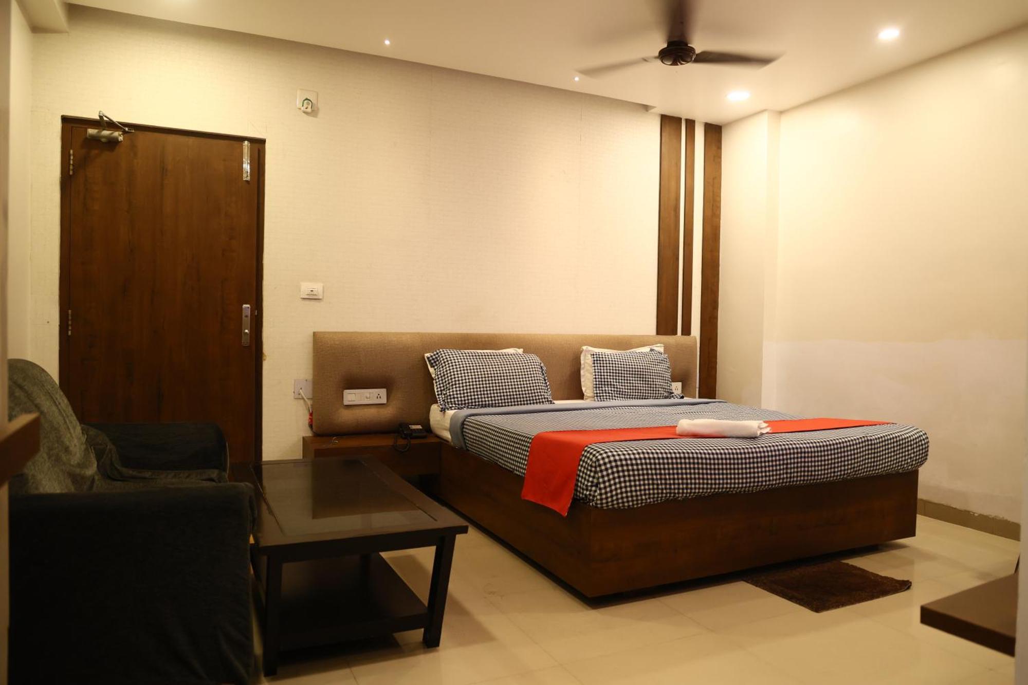 Hotel Bhubaneswari Classic Brahmapur Exterior photo