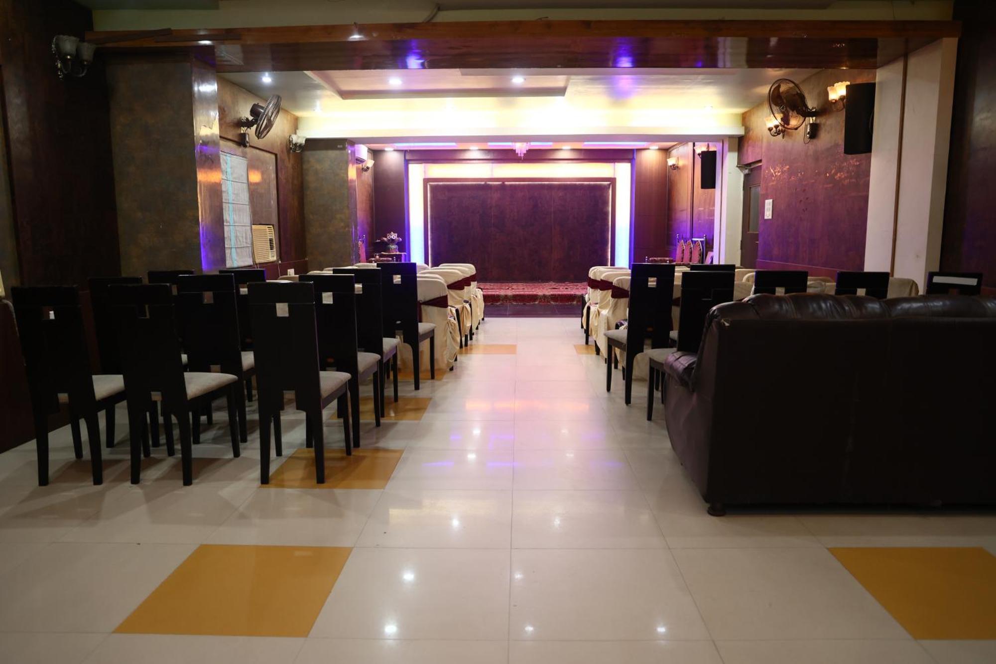Hotel Bhubaneswari Classic Brahmapur Exterior photo