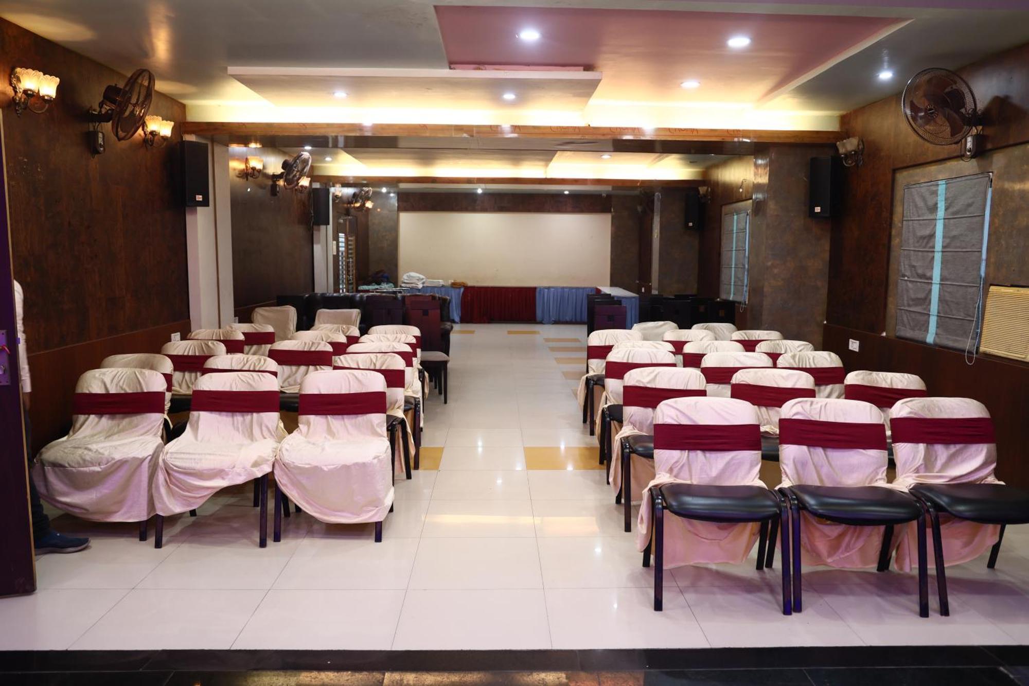 Hotel Bhubaneswari Classic Brahmapur Exterior photo