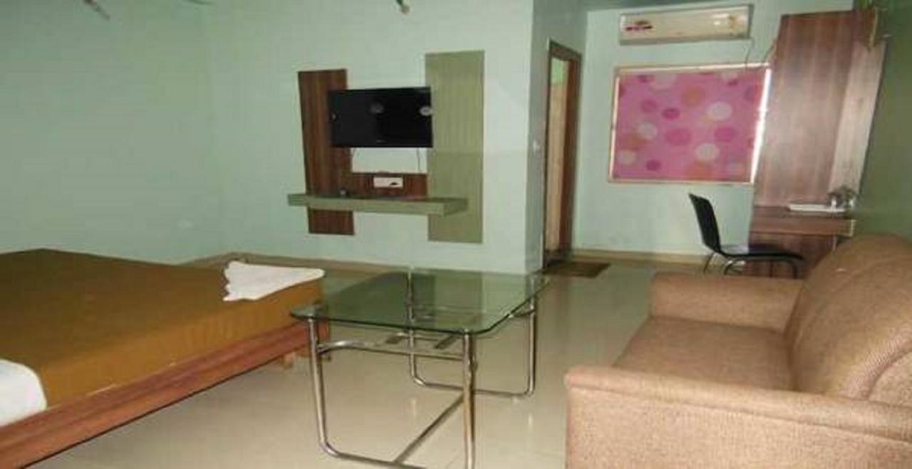 Hotel Bhubaneswari Classic Brahmapur Exterior photo